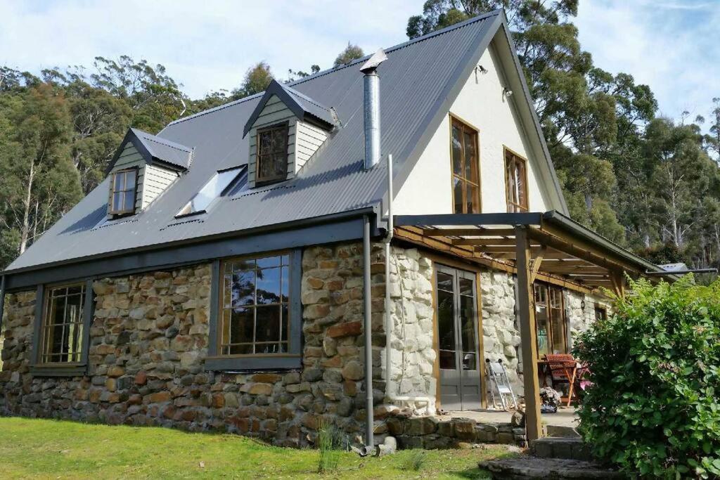 The Stone Cottage - Bruny Island Simpsons Bay Dış mekan fotoğraf